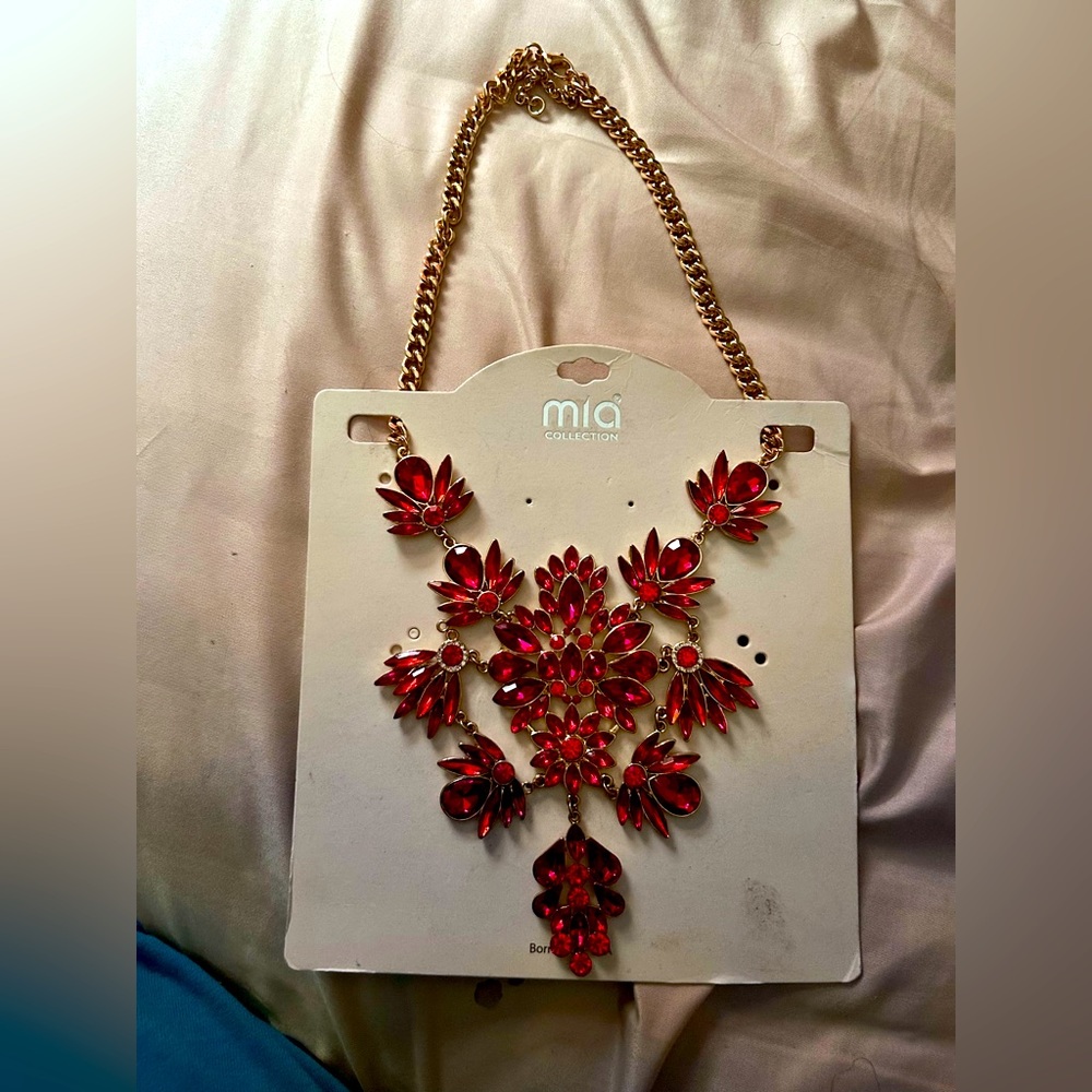 Red stoned Necklace. Never worn.